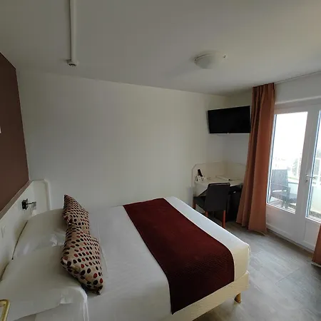 Logis Les Bleuets ホテル