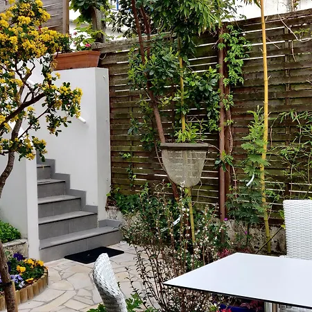 Logis Les Bleuets 2*