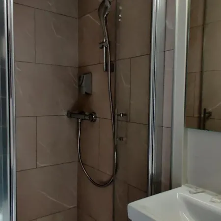 Hotel Logis Les Bleuets 2*