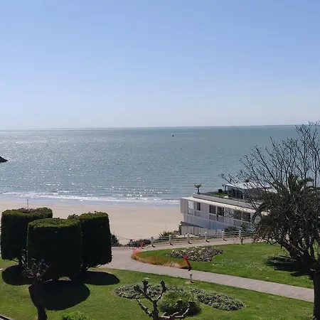 Hotel Logis Les Bleuets Royan