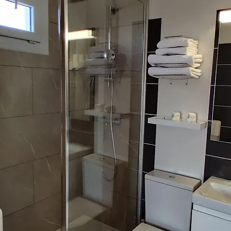 Logis Les Bleuets 2*