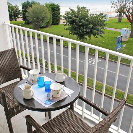 Logis Les Bleuets Hotel