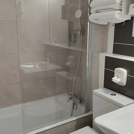 Logis Les Bleuets Otel