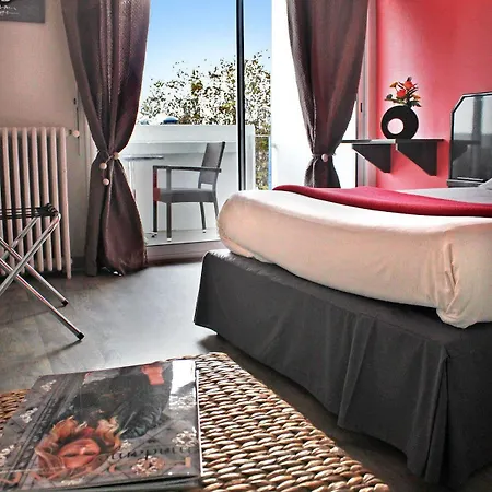 Hotel Logis Les Bleuets Royan