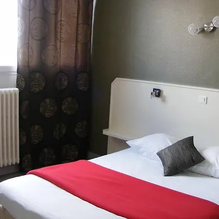 Logis Les Bleuets Hotel 2*