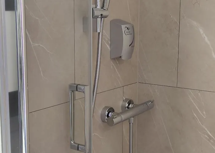 Отель Logis Les Bleuets Руайян