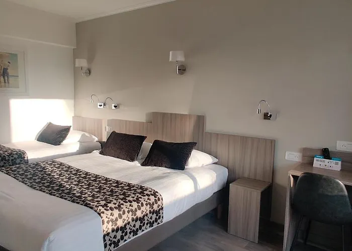 Logis Les Bleuets Отель