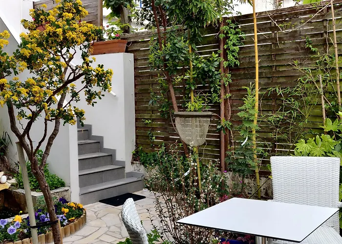 Logis Les Bleuets 2*