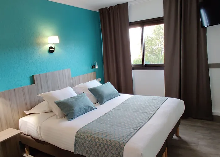 Logis Les Bleuets 2* רויאן