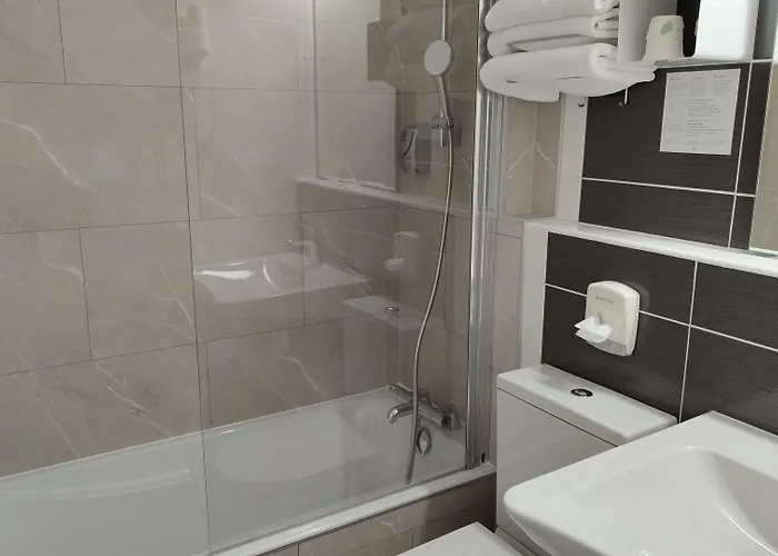 Logis Les Bleuets מלון